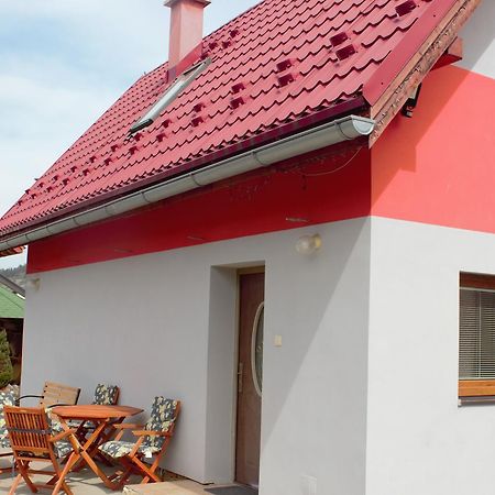 Petunia-Dom S Dvoma Spalnami Bešeňová Exterior foto