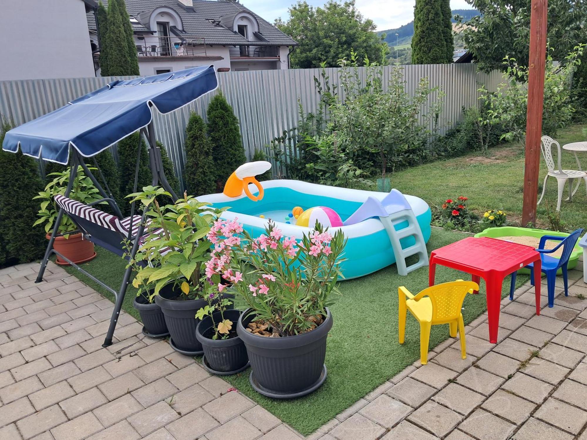 Petunia-Dom S Dvoma Spalnami Bešeňová Exterior foto