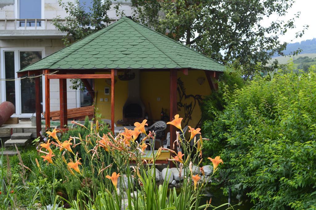 Petunia-Dom S Dvoma Spalnami Bešeňová Cameră foto