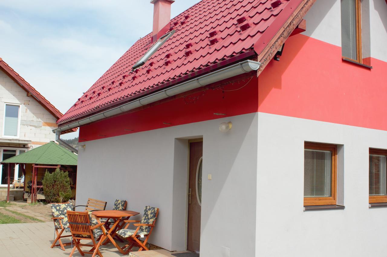 Petunia-Dom S Dvoma Spalnami Bešeňová Exterior foto